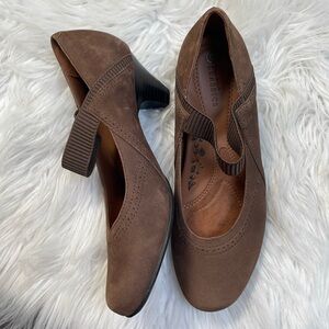 Earth Spirit Classics women’s brown genuine leather upper heeled shoes size 9
